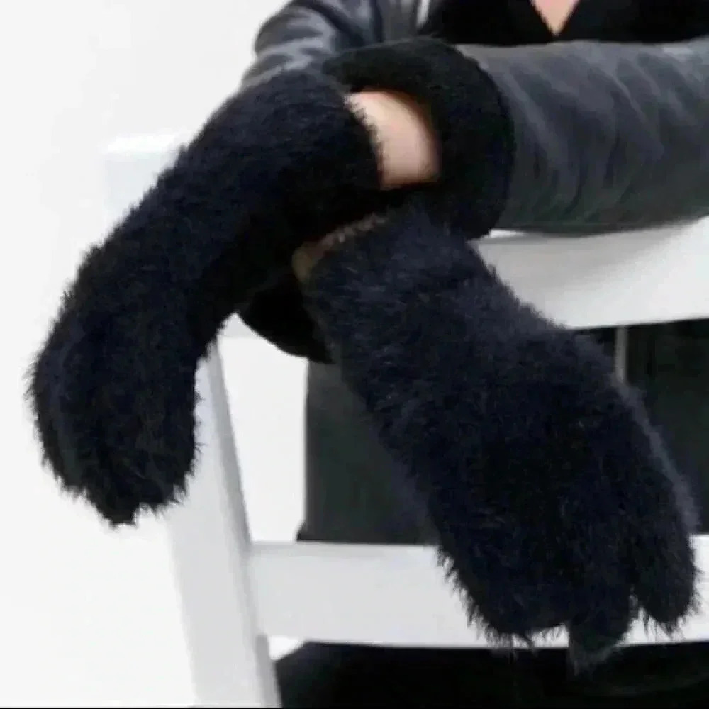 Urban Outfitters Black Eyelash hat and glove set